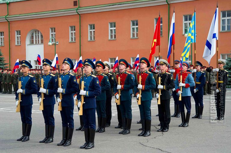 Почетный караул кремль фото