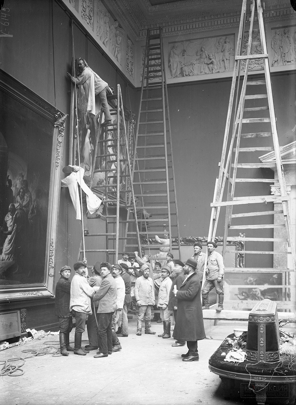 Ремонтные работы в Академическом зале. 1922