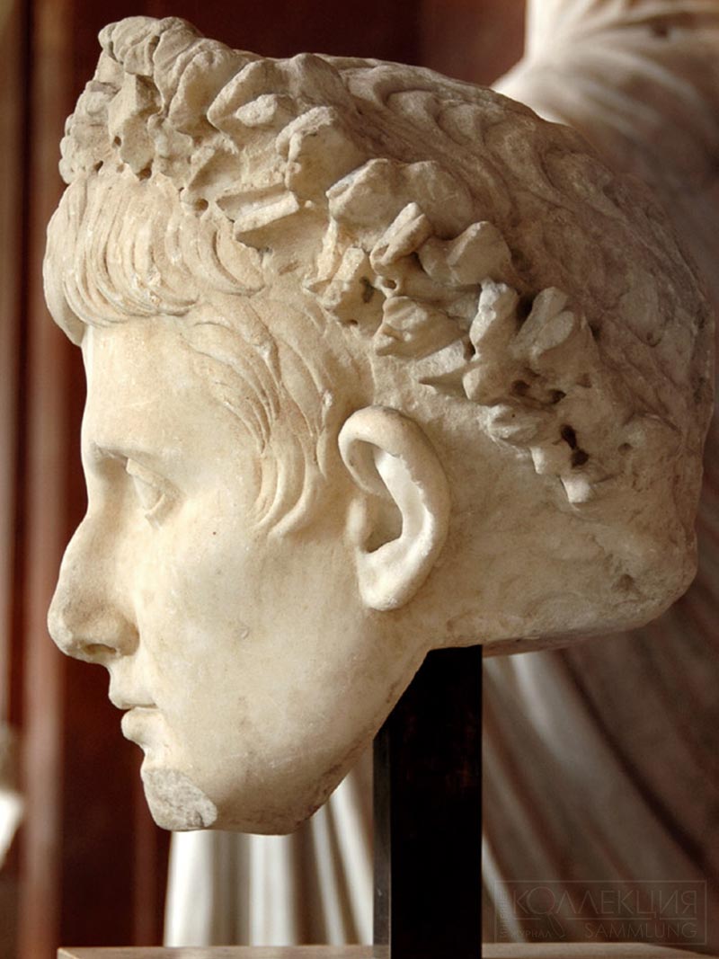 Император Август в венке