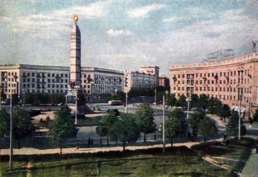 Памятник воинам Советской армии и белорусским партизанам, павшим в Великой Отечественной войне. Минск