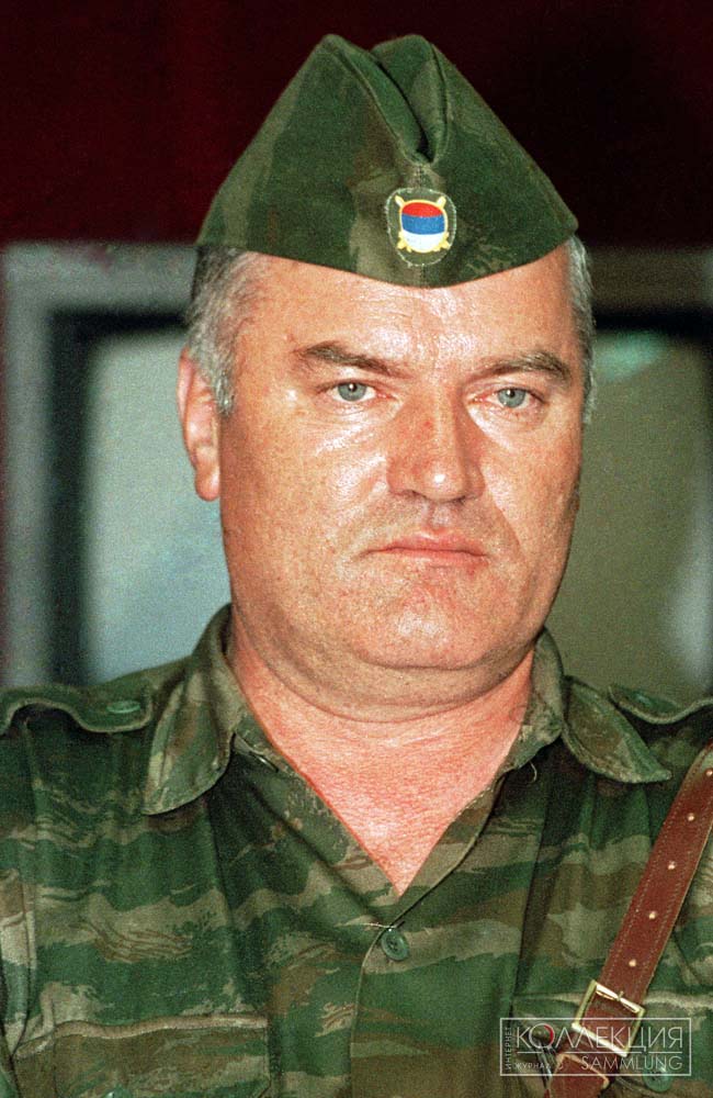 Генерал ВРС Ратко Младич в камуфлированной пилотке-шайкаче