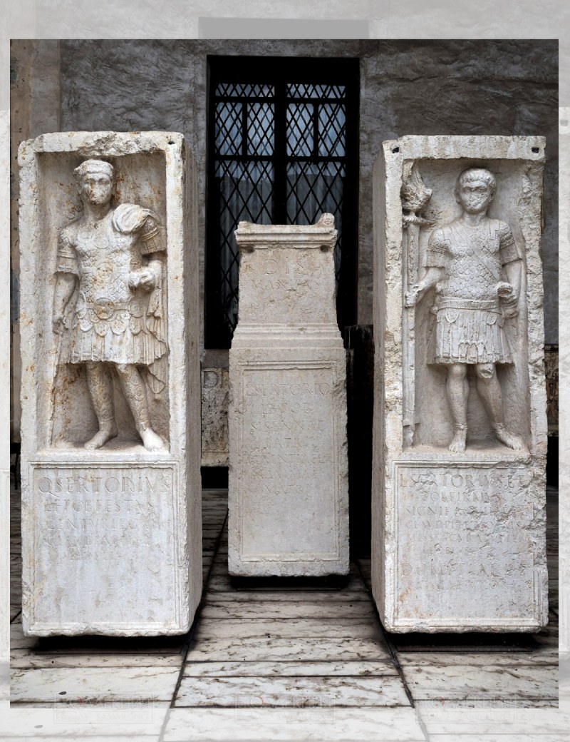 Надгробные памятники братьев Квинта Сертория Феста и Луция Сертория Фирма. Музей-лапидарий Маффеи, Верона, Италия
