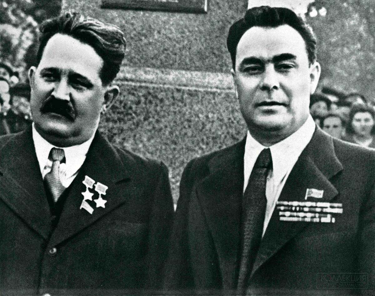 Л.И. Брежнев и дважды Герой Советского Союза А.Ф. Фёдоров