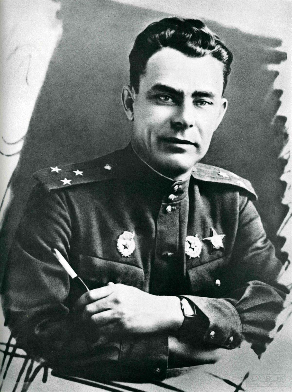 Начальник политотдела 18-й армии гвардии полковник Л.И. Брежнев