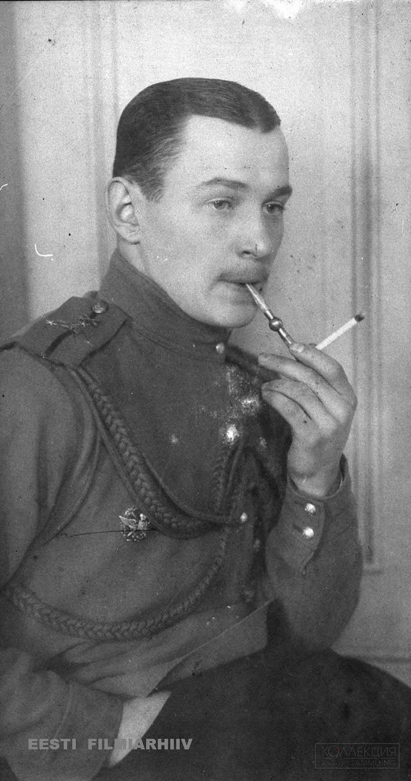 Военный лётчик 23-го корпусного авиаотряда подпоручик Попов. 1915 г.