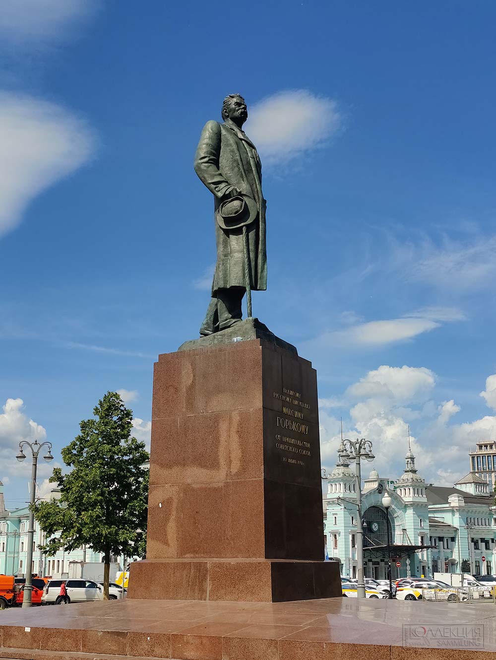 Памятник Горькому у Белорусского вокзала. Скульптор И.Д. Шадр