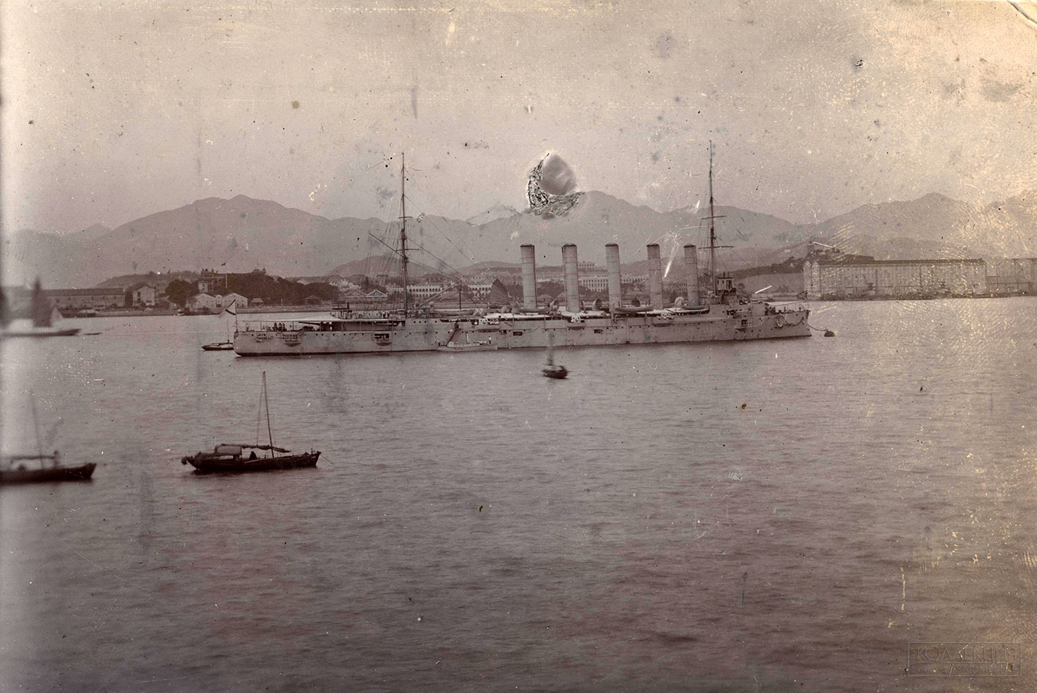 Крейсер «Аскольд», фото из альбома британского моряка