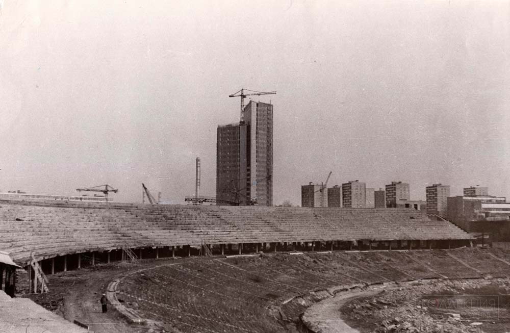 Верхний ярус стадиона «Измайлово». Фото А. Тринкер, 1974