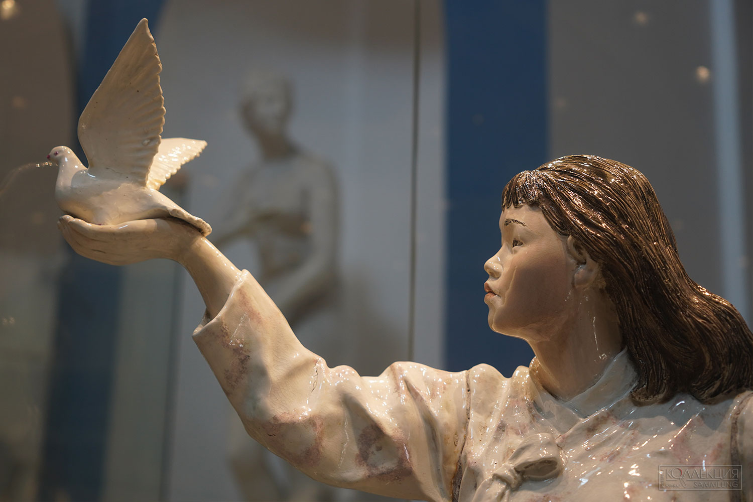 М.П. Холодная. Скульптура «Кореянка с голубем», 1951