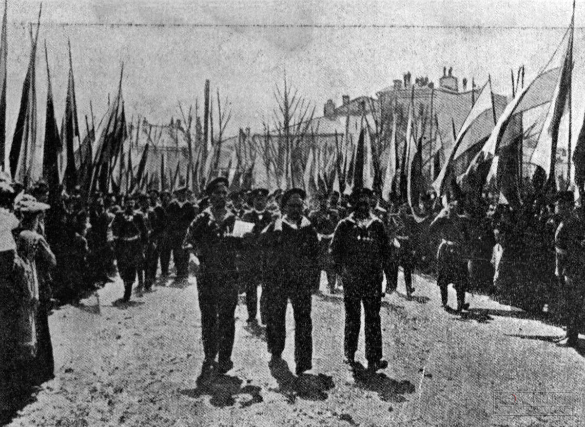Прибытие героев Чемульпо в Спасские казармы. 14 апреля 1904 года