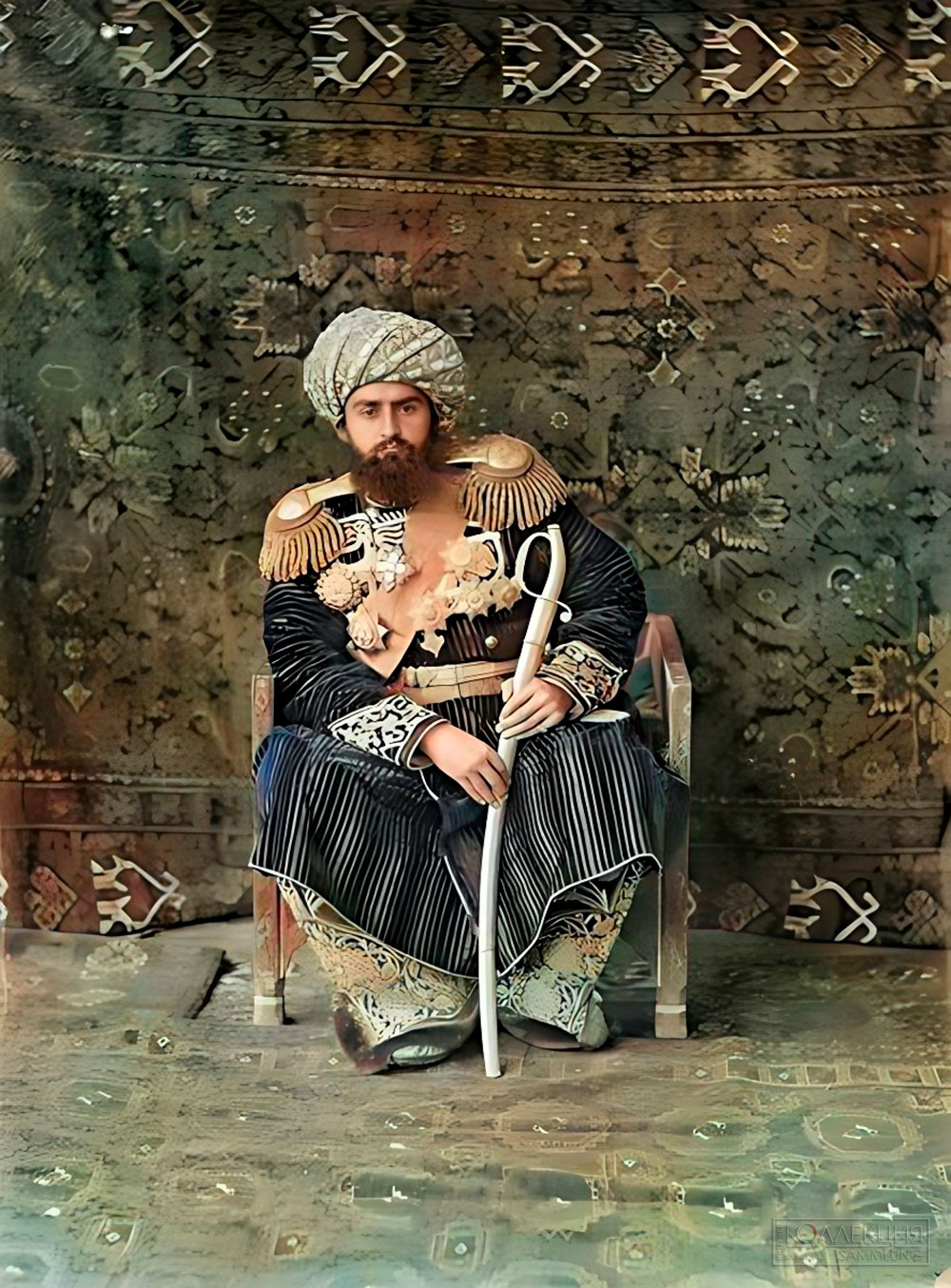 Бухарский эмир Сеид-Абдул-Ахад-хан в военном мундире. Фото с сети Интернет