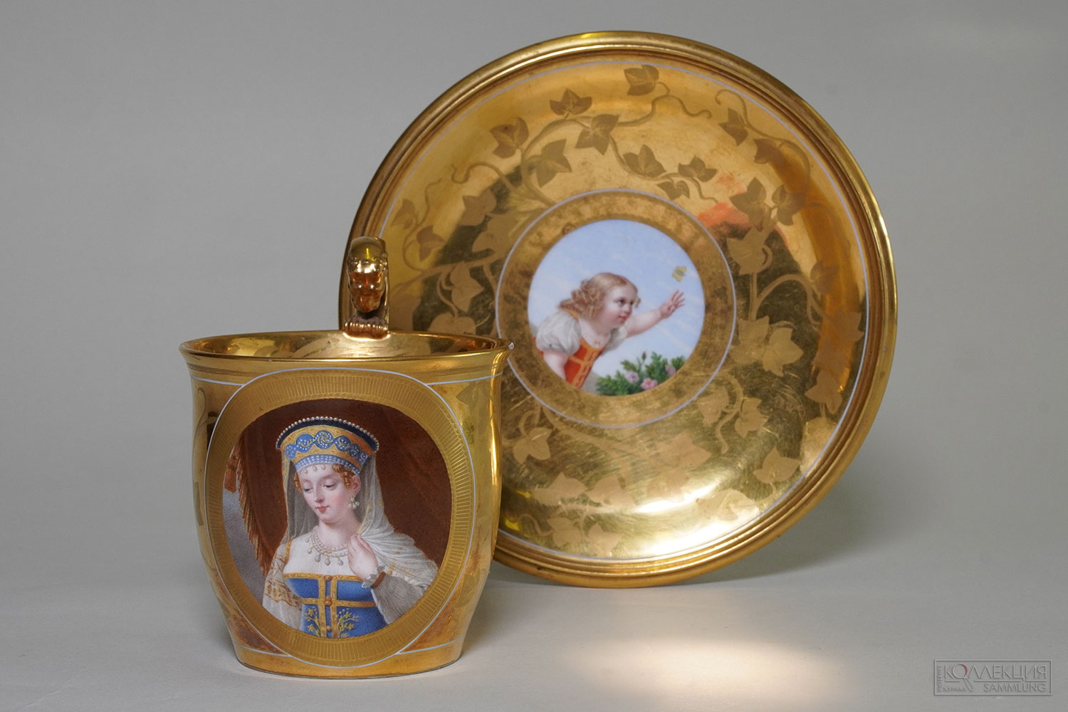 Чашка с блюдцем с портретом княгини Марии Барятинской с дочерью Ольгой. Мануфактура Даготи. 1817-1818 гг.