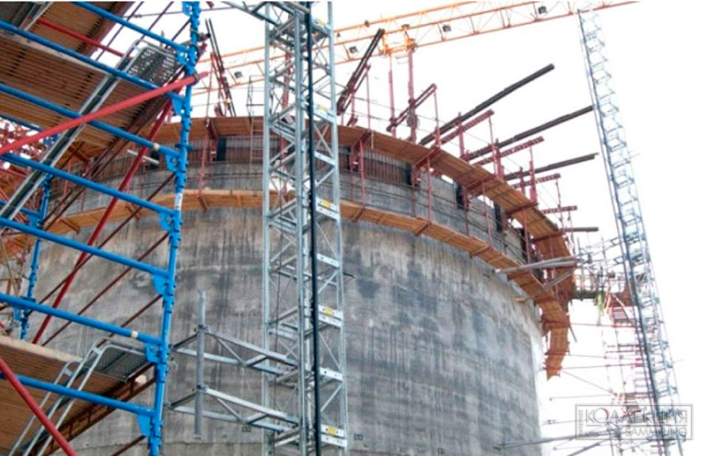Специальный сверх-высотный монтаж невозможен без применения химических продуктов ПАВ: суперпластификаторов ЛТМ (СДБ+СН) для приготовления бетона и временных покрытий КМЦ для защиты от высыхания свежего бетона в начальный период, ТЭЦ-23 Мосэнерго, самая мощная дымовая труба в Москве и области, высота 250 метров, 1980 год