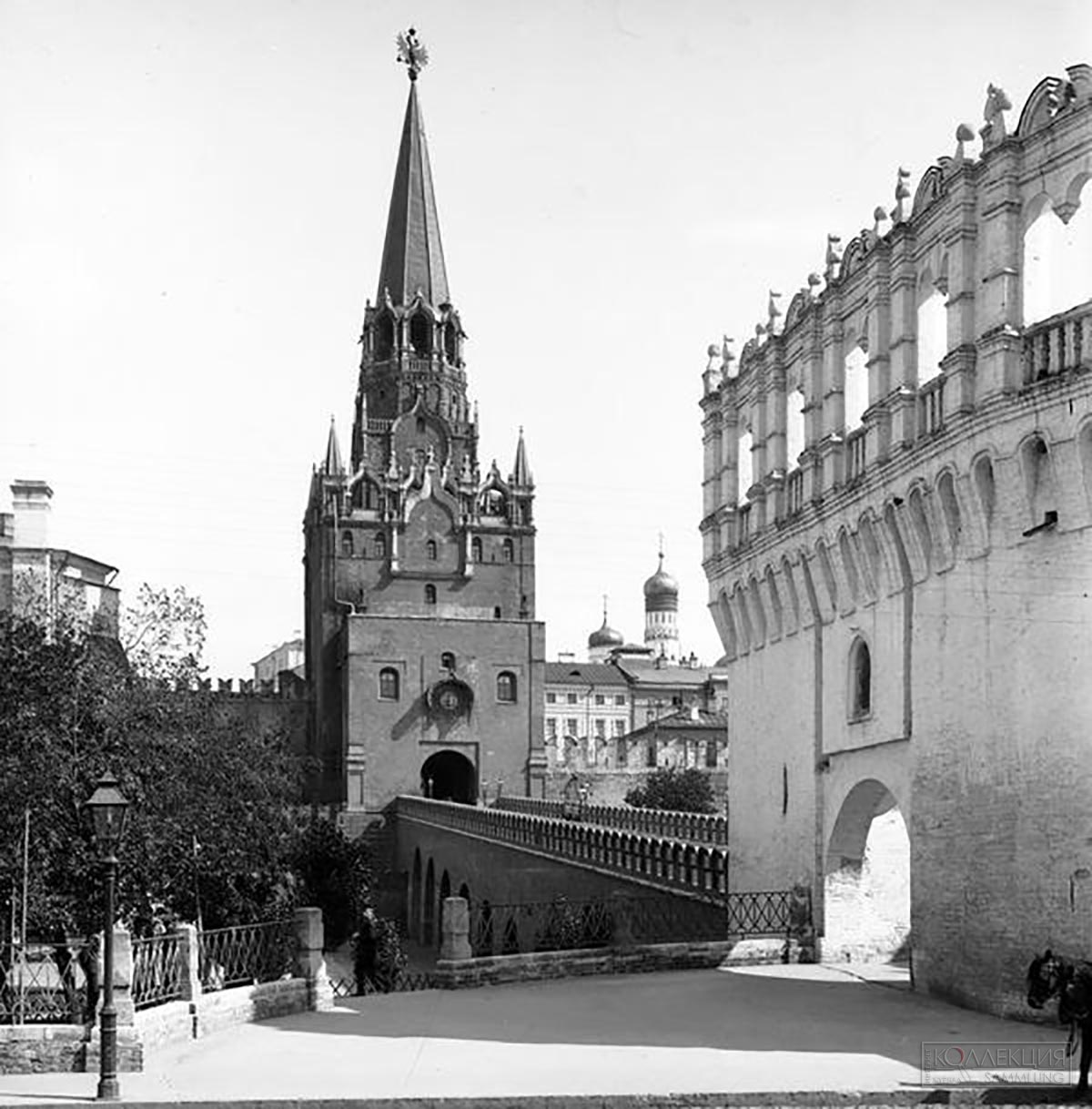 Надвратные образы башен Московского Кремля
