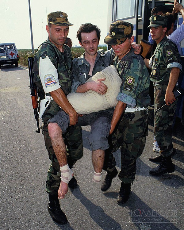Военные полицейские обеспечивают обмен пленными. 1992 год