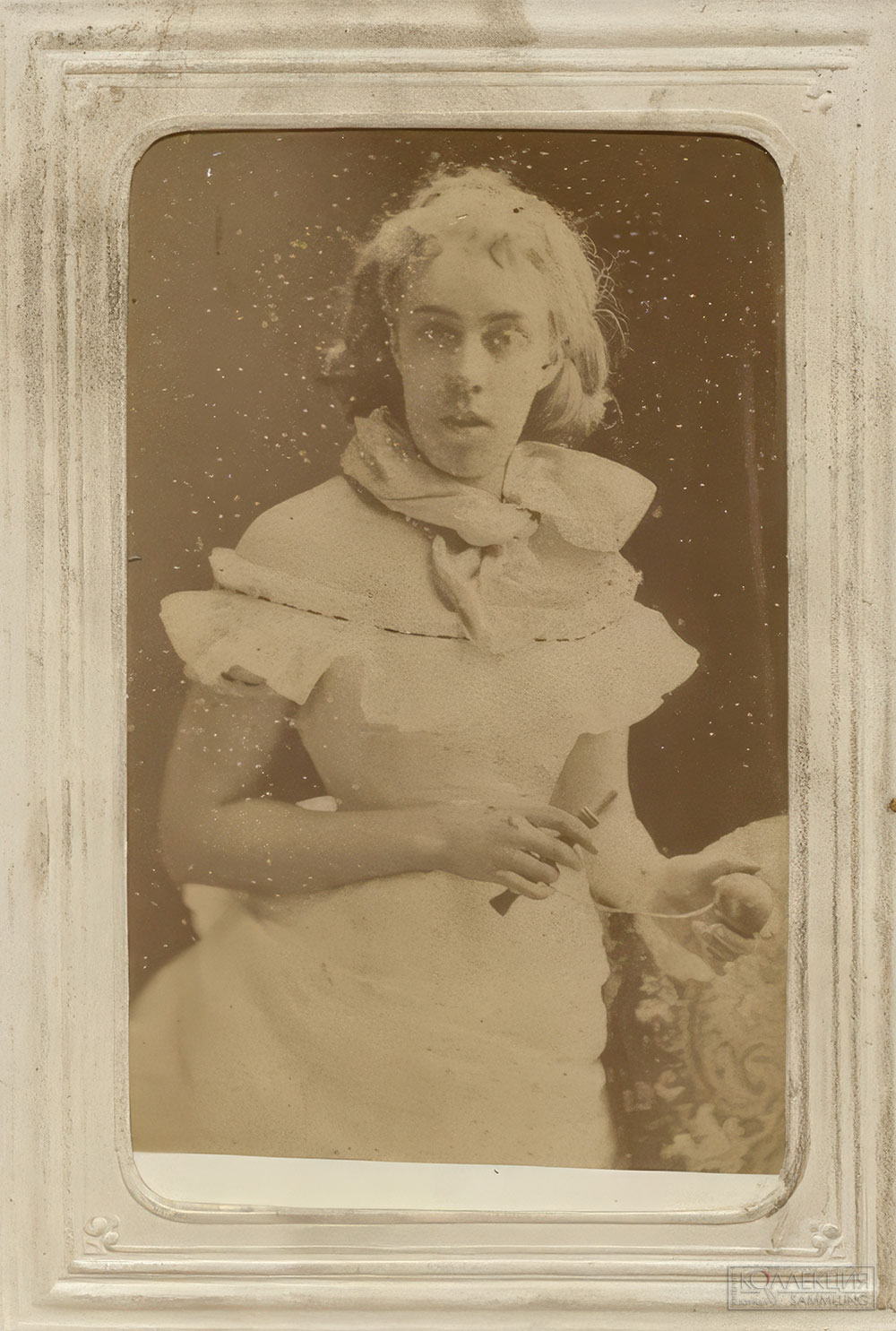 Туртен Э. (фотограф). Портрет Е.Ф. Шаховской-Глебовой-Стрешневой. Картон, альбуминовый отпечаток. 1870-е гг. Государственный музей Л. Н. Толстого
