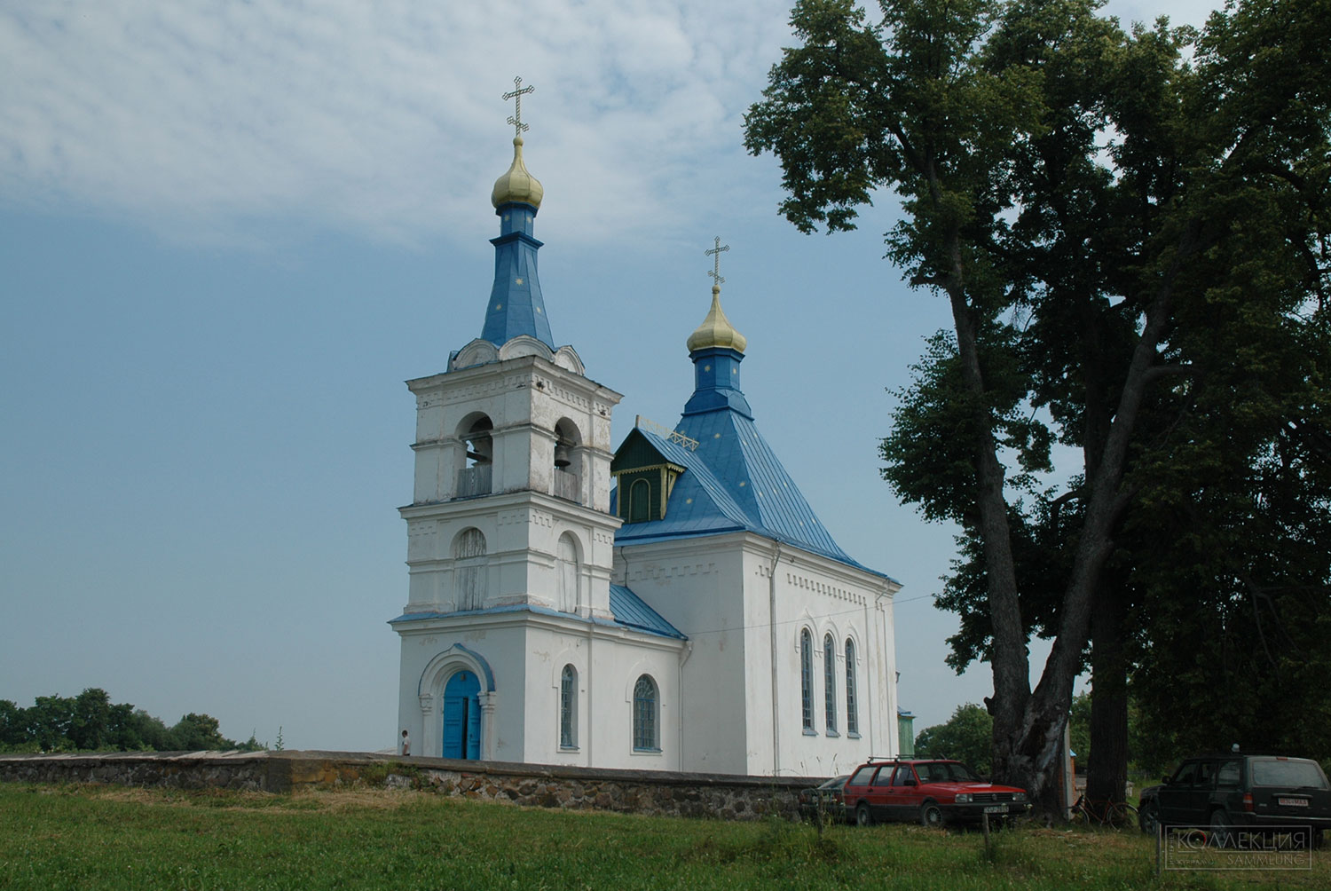Покровская церковь в деревне Богино, наружный вид. Фото Владимира Богданова 2003 г. и 2005 г.