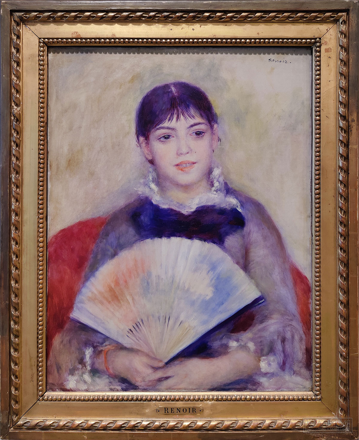 Пьер-Огюст Ренуар (1841-1919). Девушка с веером. 1881. Холст, масло. Поступление: 1930 г., из Государственного музея нового западного искусства; приобретено И. А. Морозовым в 1908 г. в галерее Дюран-Рюэля (Париж). Инв. № ГЭ-6507 Pierre-Auguste Renoir (1841-1919). Young Woman with a Fan. 1881. Oil on canvas. Acquired in 1930 from the State Museum of Modern Western Art; purchased by Ivan Morozov from the Durand-Ruel Gallery, Paris, in 1908