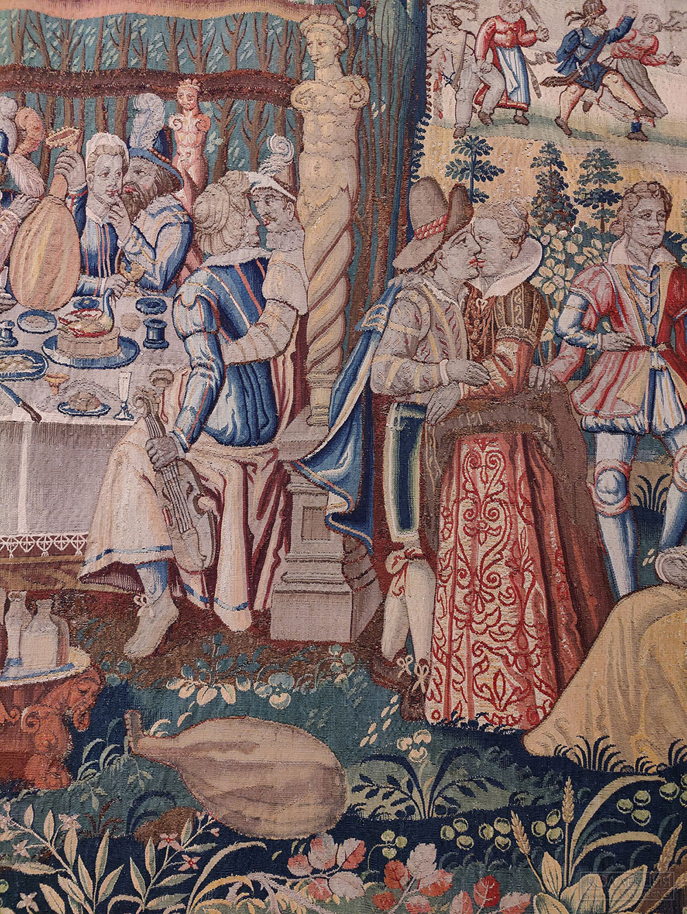 Шпалера "Сад любви". Южные Нидерланды, Брюгге. Конец XVI - начало  XVII века. Шерсть, шёлк; шпалерное ткачество. ГМИИ им. А.С. Пушкина (Фрагмент)