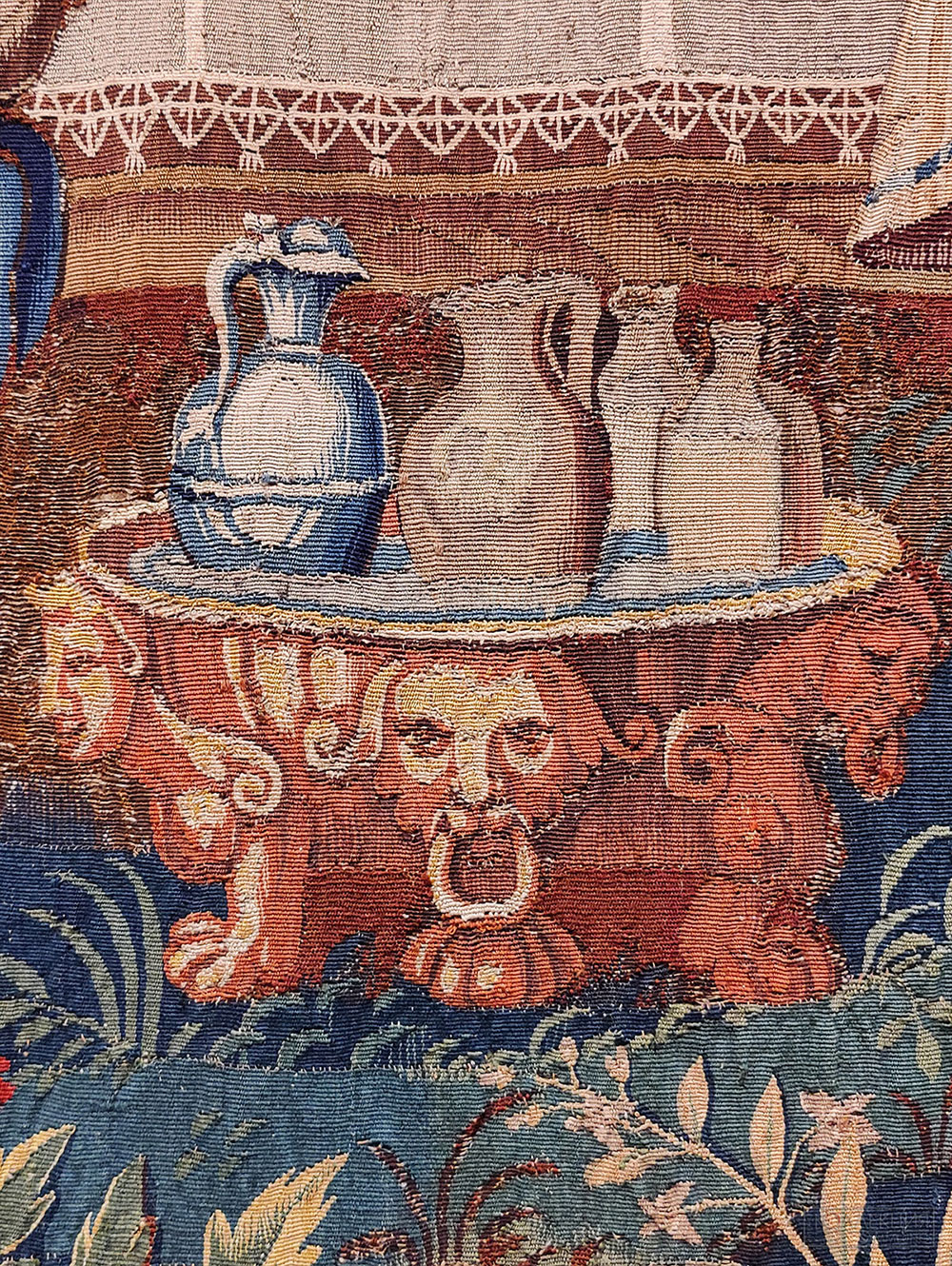 Шпалера "Сад любви". Южные Нидерланды, Брюгге. Конец XVI - начало  XVII века. Шерсть, шёлк; шпалерное ткачество. ГМИИ им. А.С. Пушкина (Фрагмент)