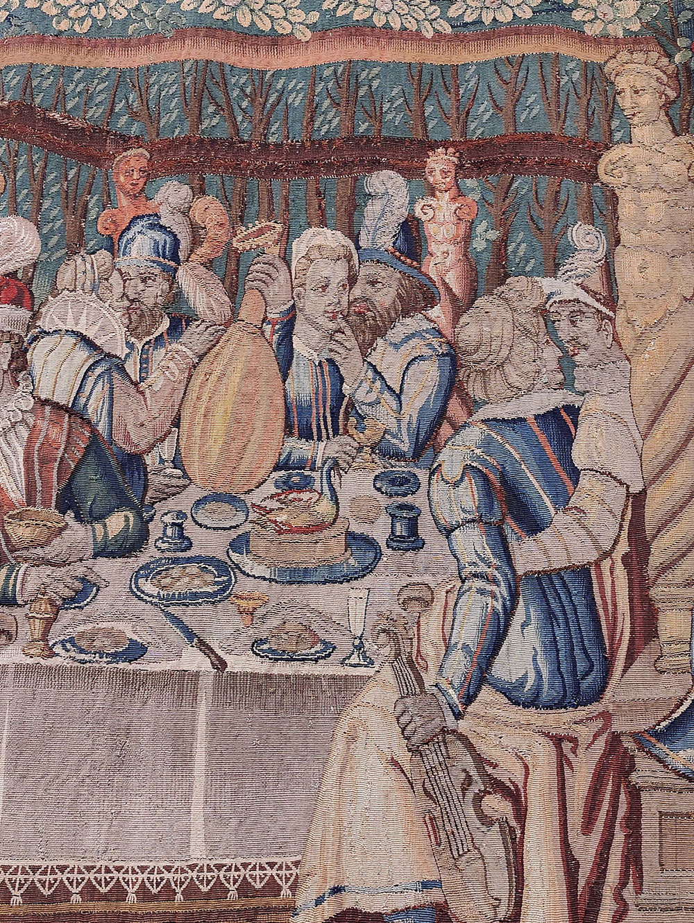 Шпалера "Сад любви". Южные Нидерланды, Брюгге. Конец XVI - начало  XVII века. Шерсть, шёлк; шпалерное ткачество. ГМИИ им. А.С. Пушкина (Фрагмент)