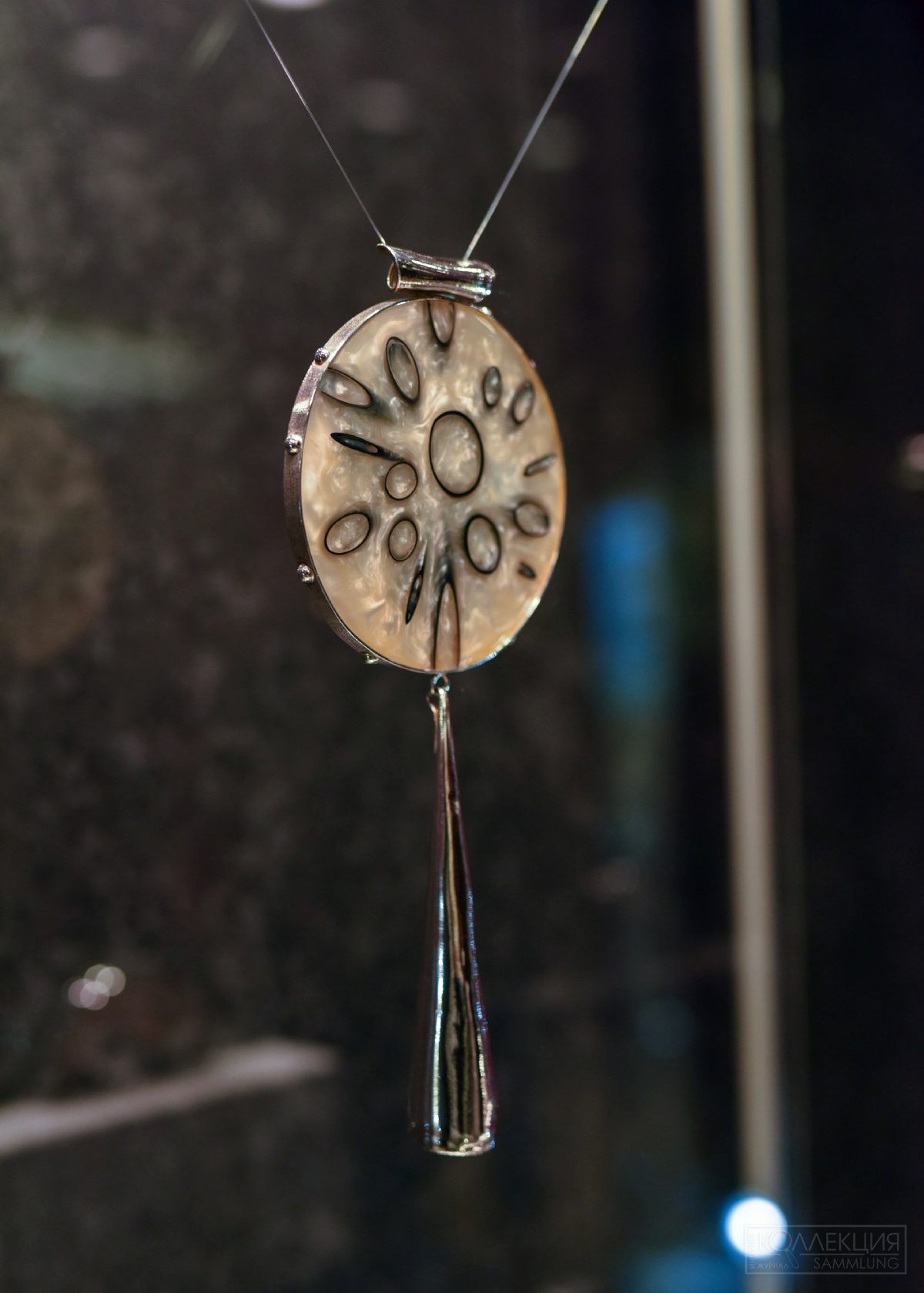 Кулон из серии "Видения шамана". Серебро, акрил