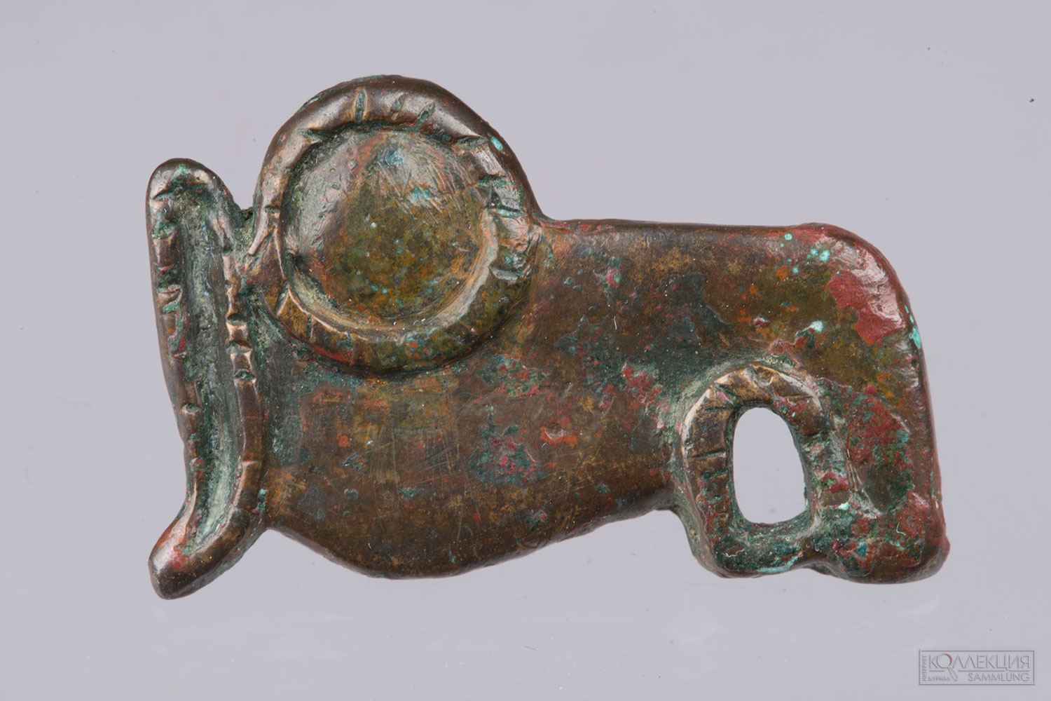 Скифская бляха с изображением головы лосихи (Восточно-Крымский историко-культурный заповедник)