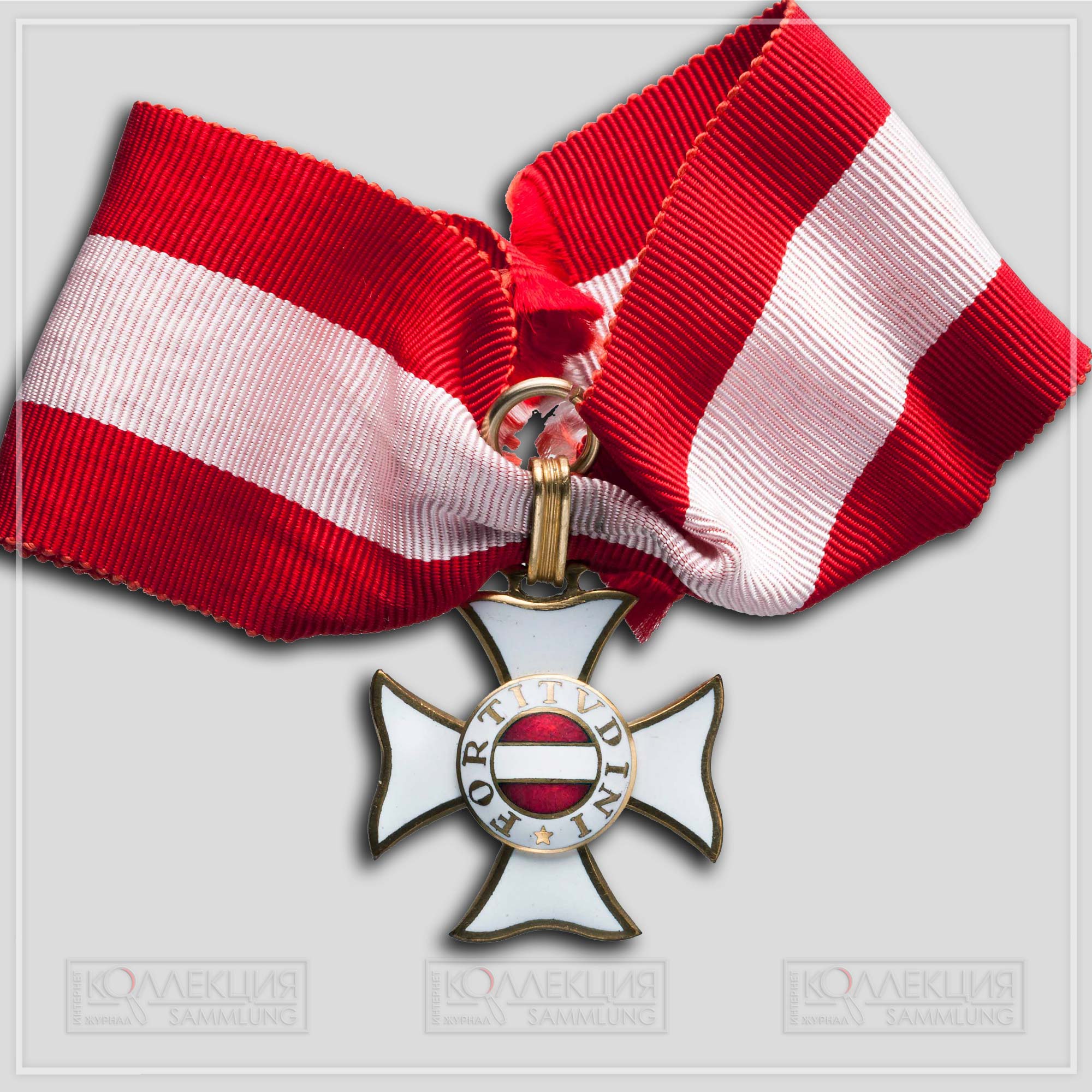 Знак австрийского Военного ордена Марии Терезии Командорской степени на ленте (аверс и реверс). XIX – начало XX веков. Источник изображений: Сеть «Интернет»