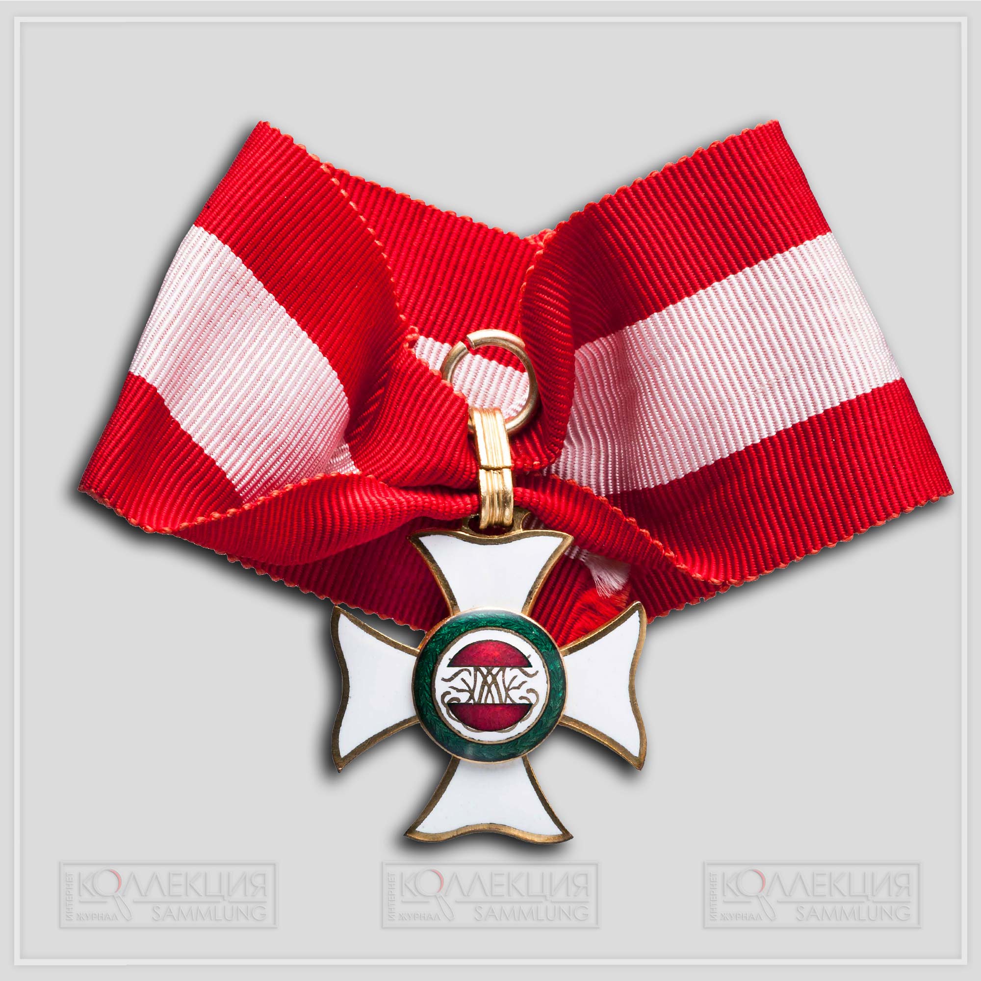 Знак австрийского Военного ордена Марии Терезии Командорской степени на ленте (аверс и реверс). XIX – начало XX веков. Источник изображений: Сеть «Интернет»