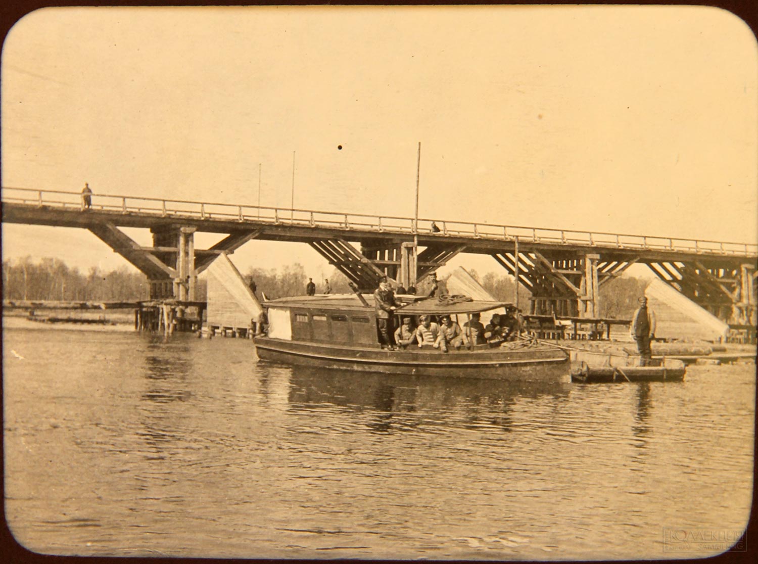 Фото Отто Фаузера №150. Моторная лодка у моста Унгера на реке Буг. 29 марта 1916 года. (150. Motorboot bei der Unger Brucke 29.03.1916).