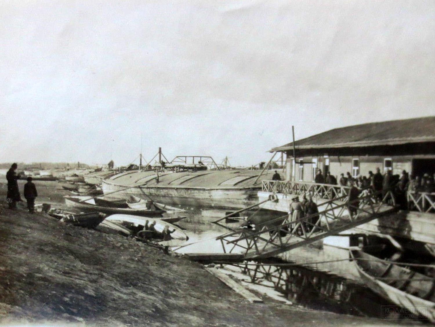 Фото Отто Фаузера №423. Место посадки (пирс) в Чернобыле 27 марта 1918 года. (Landestelle in Tschernobyl 27.03.1918).