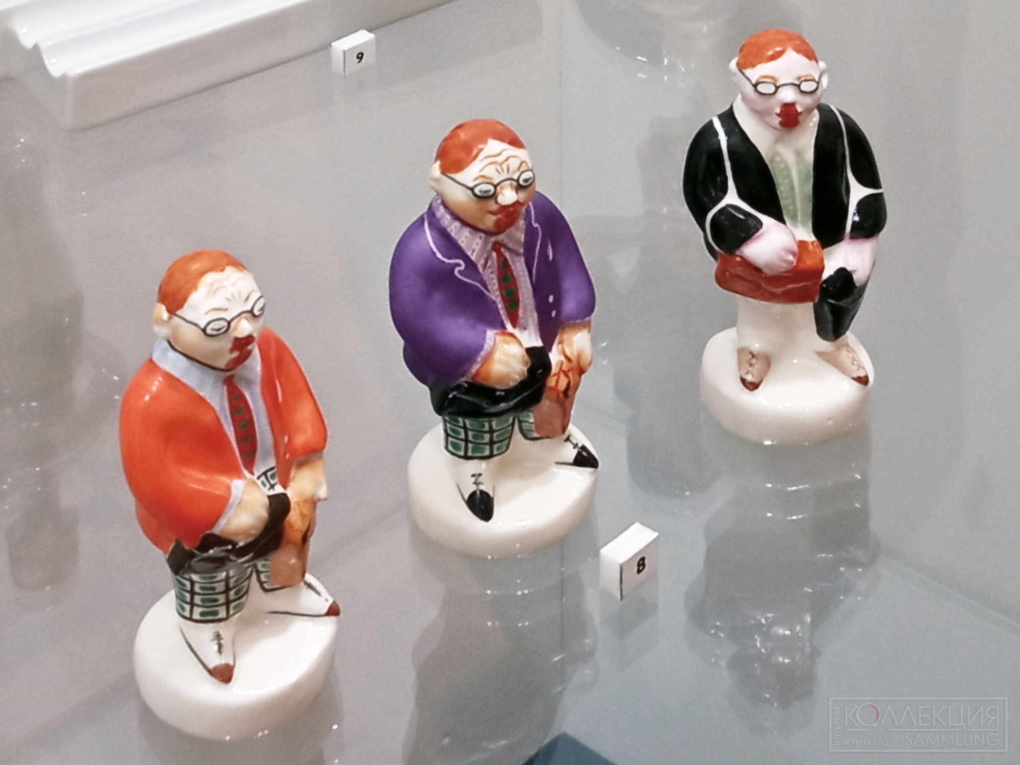 Бюрократ (три варианта росписи). 1930-е. Модель 1931. Автор Н.Я. Данько. Частная коллекция