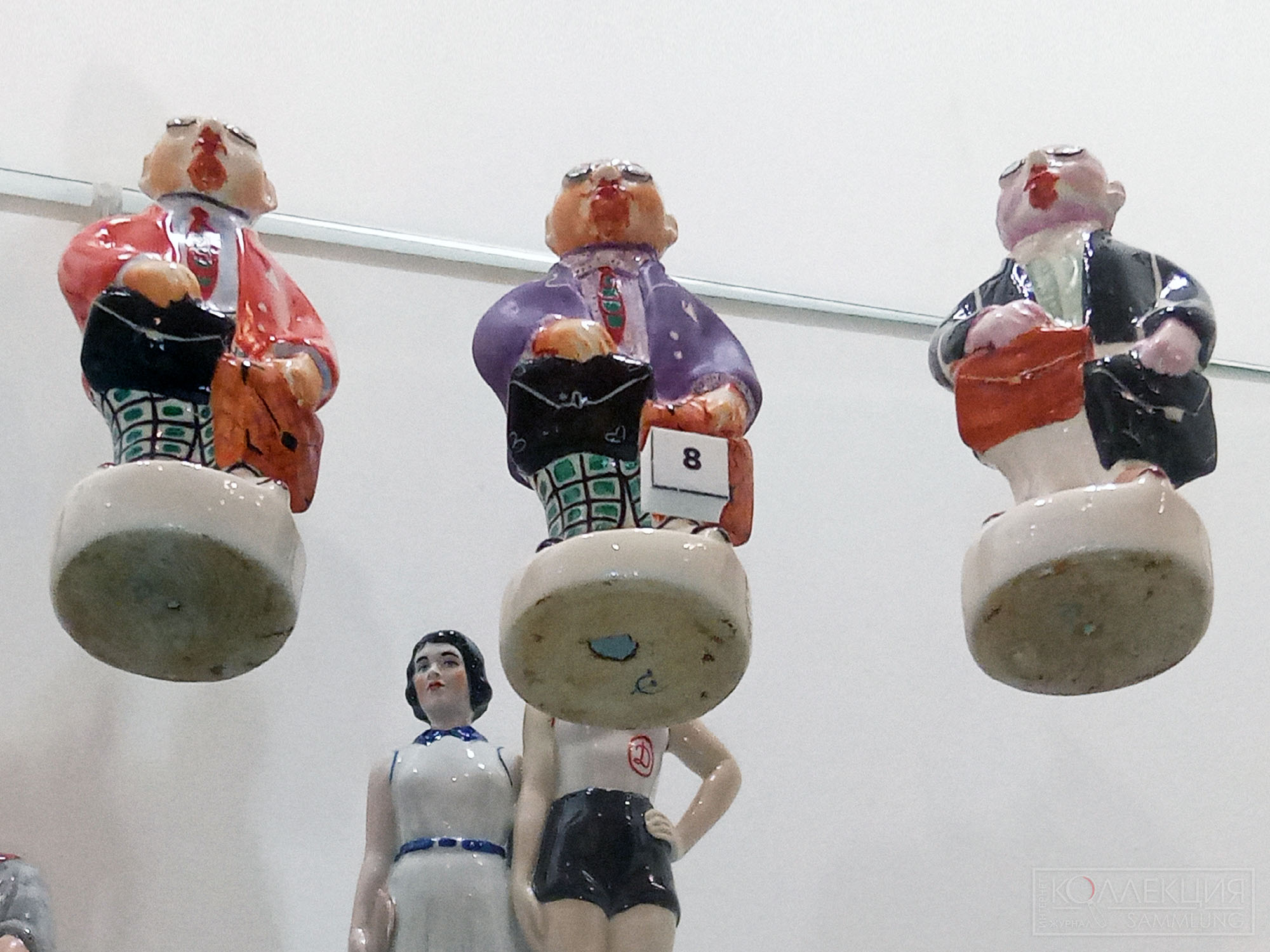 Бюрократ (три варианта росписи). 1930-е. Модель 1931. Автор Н.Я. Данько. Частная коллекция