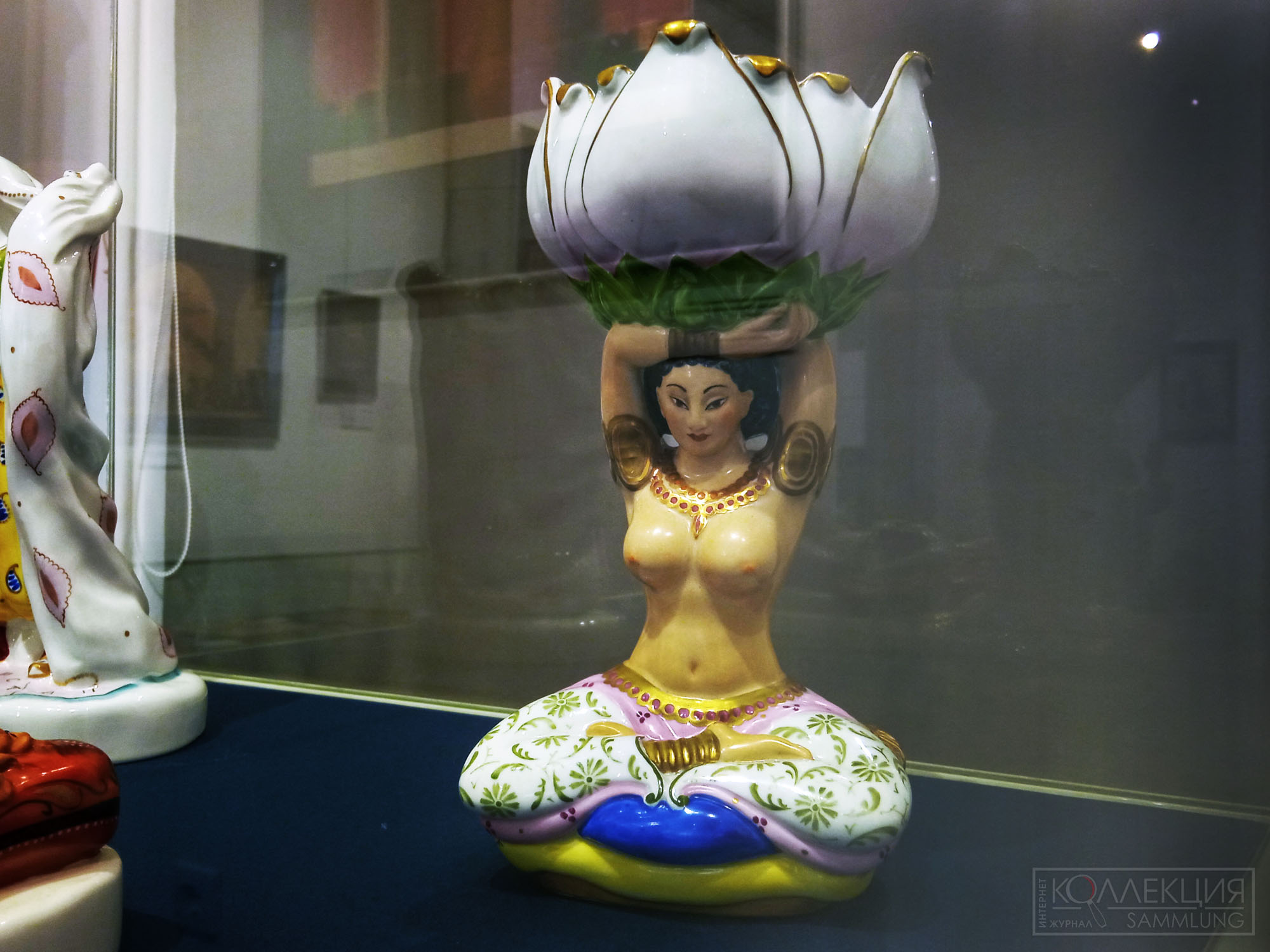 Девушка с лотосом. 1930-е. Модель 1922–1923. Автор Н.Я. Данько. Частная коллекция