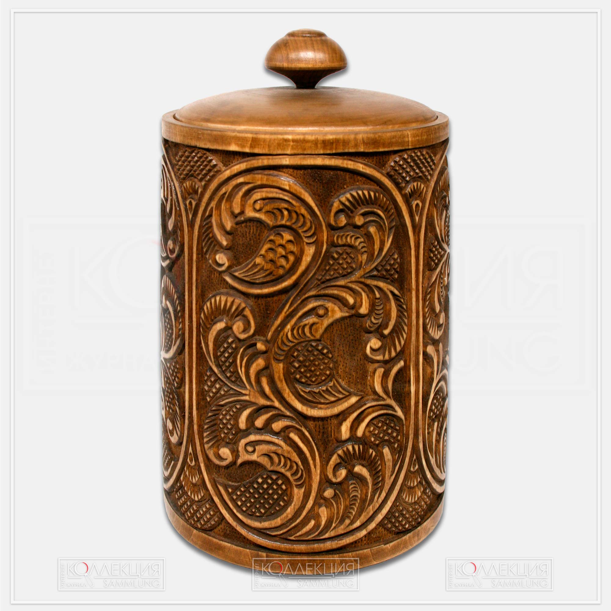 Бочонок «Зимородки». Альхимович Наталья Владимировна. Хотьково. Диаметра 15,5, высота 27,5 см. Дерево, резьба, тонировка, лак