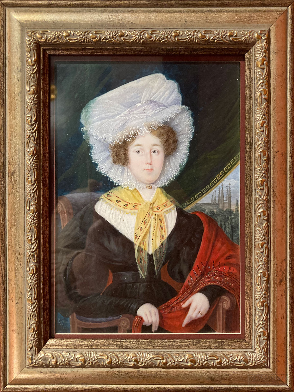 Неизвестный художник. Портрет неизвестной в кресле. 1832. Кость слоновая, акварель белила. Музей В.А. Тропинина. Источник поступления приобретено у частного лица