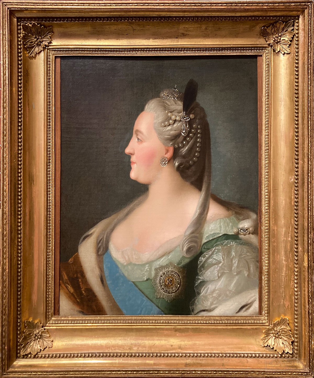 Мастерская Рокотова Фёдора Степановича (1735(?)-1808). Портрет императрицы Екатерины II. После 1760. Холст, масло. Холст, масло. Музей В.А. Тропинина. Источник поступления: дар Ф.Е. Вишневского