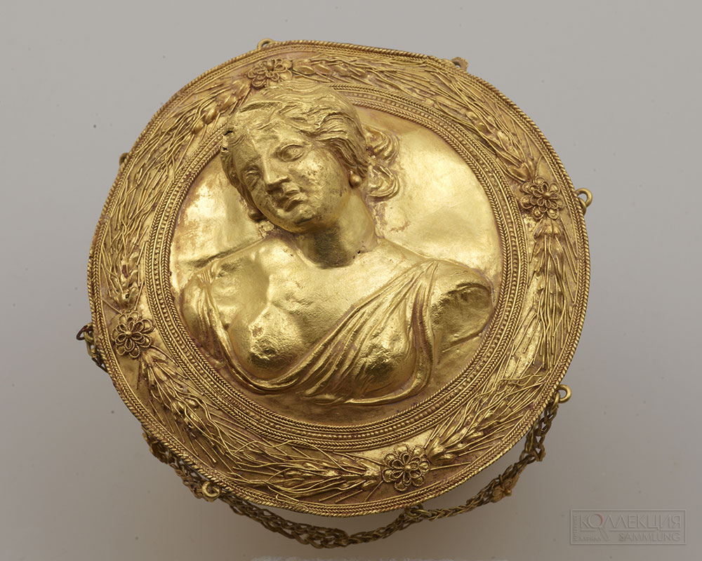 Медальон. Золото. III в. до н.э. Государственный Эрмитаж