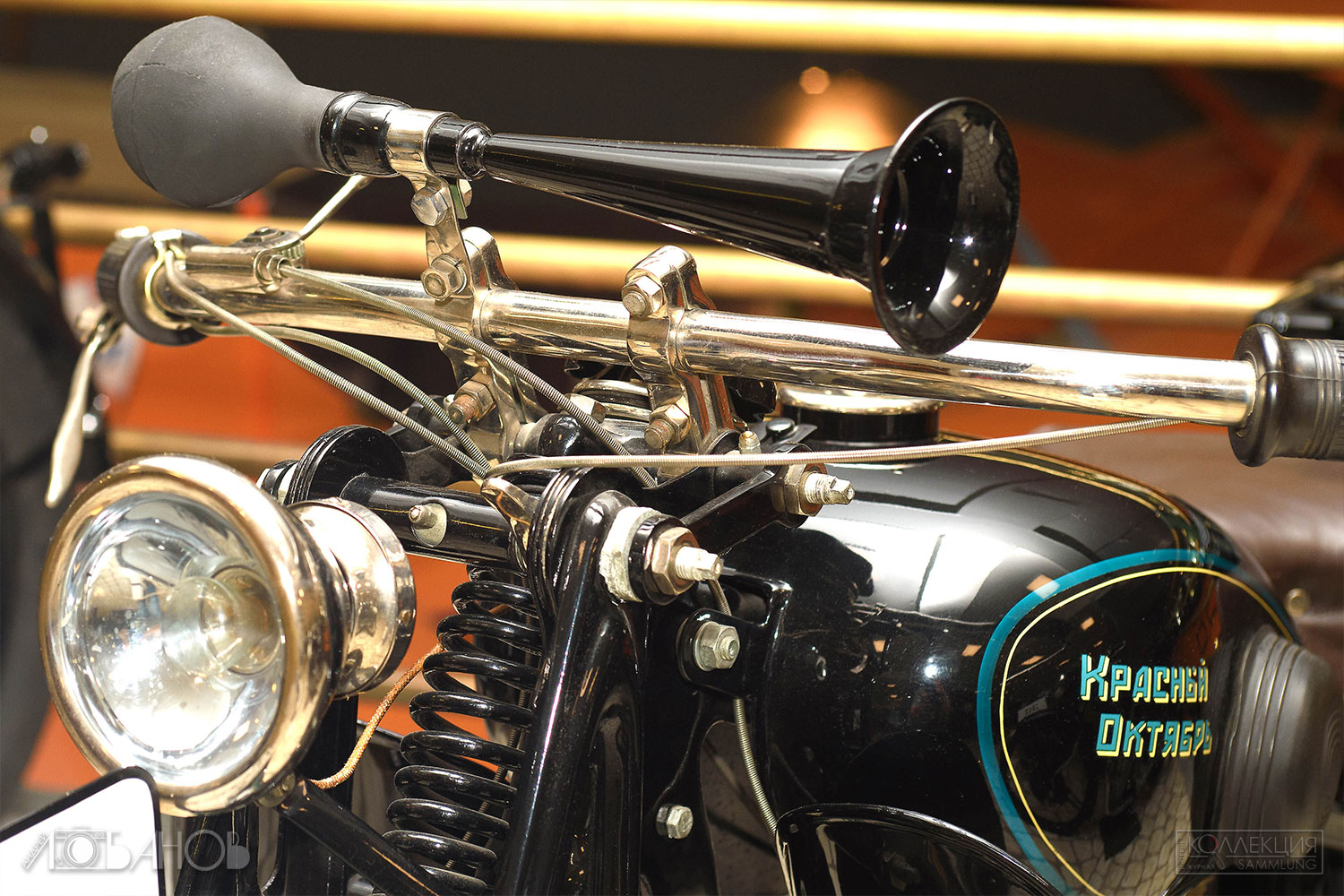 Л-300 — первый советский крупносерийный мотоцикл. Выпускался серийно с сентября 1930 по 1939 год в Ленинграде сначала на заводе «Промет» треста ТРЕМАСС (до 1933), затем на заводе Красный Октябрь (с 1933)