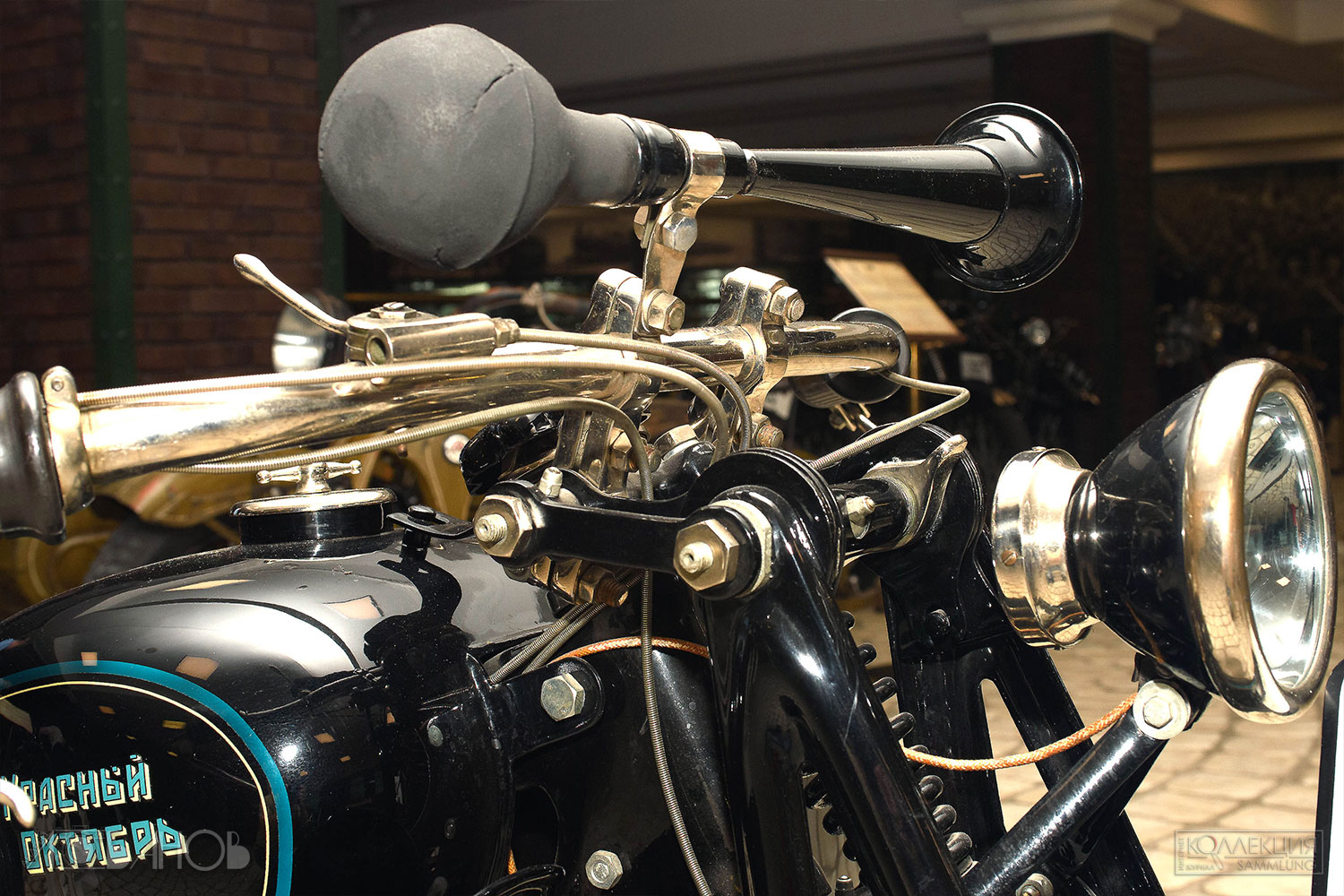 Л-300 — первый советский крупносерийный мотоцикл. Выпускался серийно с сентября 1930 по 1939 год в Ленинграде сначала на заводе «Промет» треста ТРЕМАСС (до 1933), затем на заводе Красный Октябрь (с 1933)