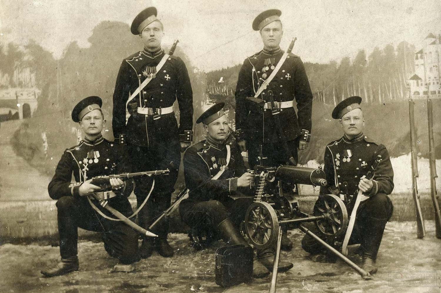 За отличия в стрельбе из пулемёта