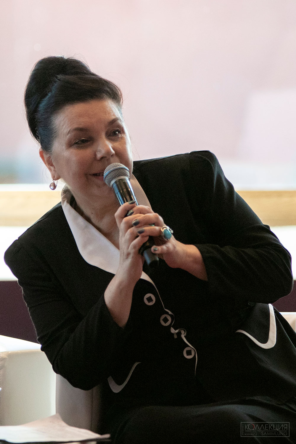 Ирина Колосова – Модератор встречи Ирина Колосова, учредитель Института арт-бизнеса и антиквариата, один из разработчиков Национального стандарта РФ «Экспертиза произведений искусства: живопись и графика», почётный член ТСХ ДПИ, методолог программы «Судебная искусствоведческая экспертиза» совместно с РГУП.